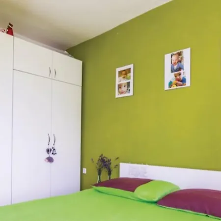 Gina Apartment *